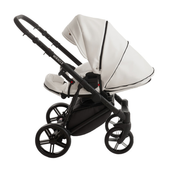 Коляска 2 в 1 Broco Miracle Black 9023-BMB-05, white, белый