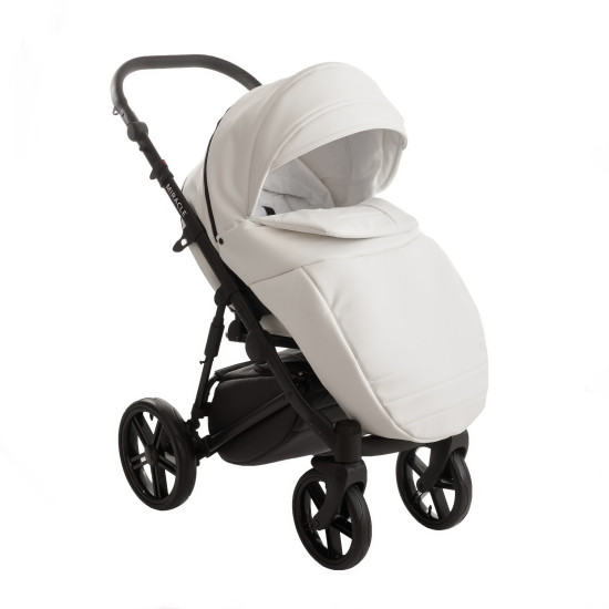 Коляска 2 в 1 Broco Miracle Black 9023-BMB-05, white, белый